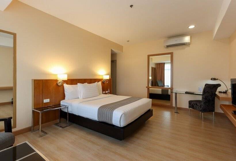 هتل Paseo Premiere