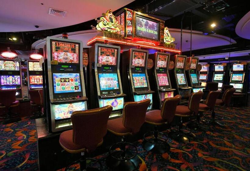 فندق Paseo Premiere