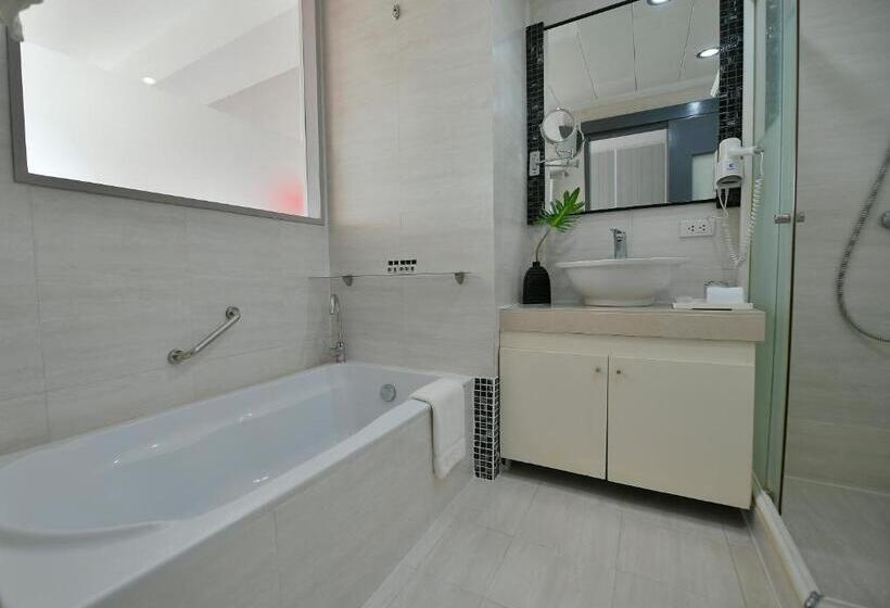 فندق Paseo Premiere