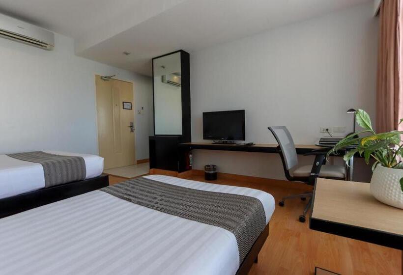 هتل Paseo Premiere