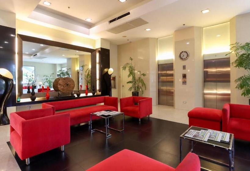 هتل Paseo Premiere