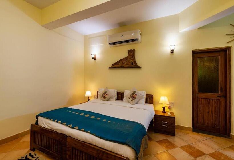 호텔 Pench Jungle Camp