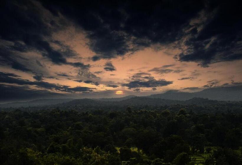 호텔 Pench Jungle Camp