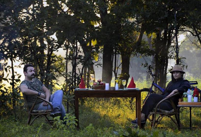 호텔 Pench Jungle Camp