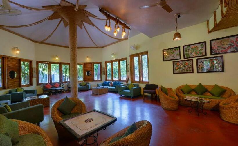 호텔 Pench Jungle Camp