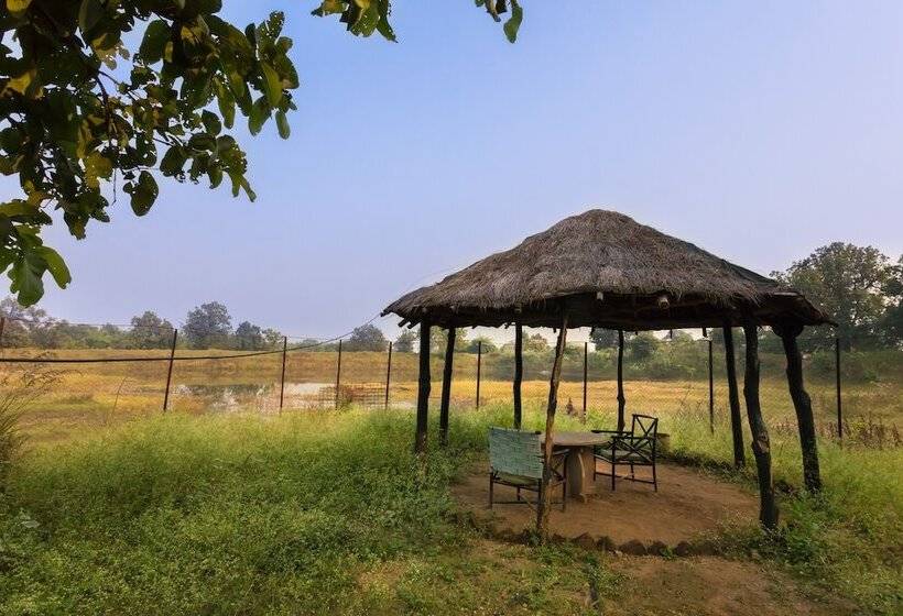 호텔 Pench Jungle Camp