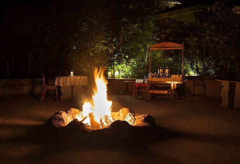 בית מלון כפרי Pench Jungle Camp