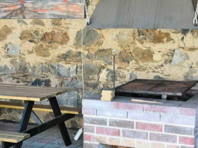 فندق Penzion A Restaurace Na Jízdárně