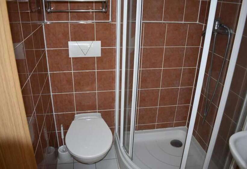 בית מלון כפרי Penzion A Restaurace Na Jízdárně