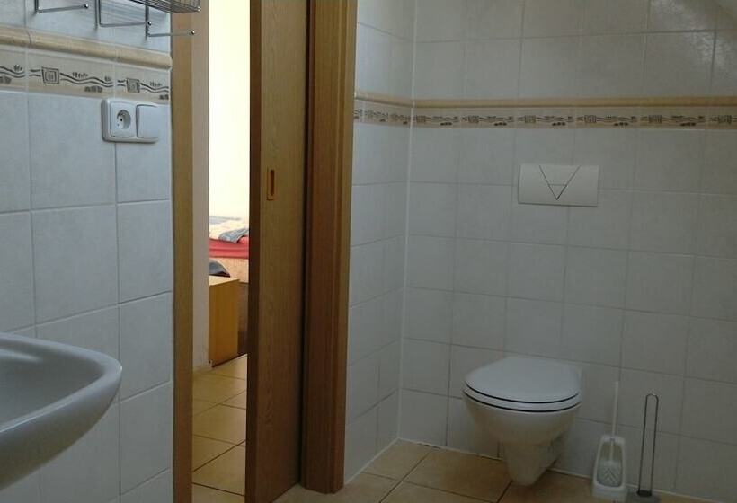 هتل Penzion A Restaurace Na Jízdárně