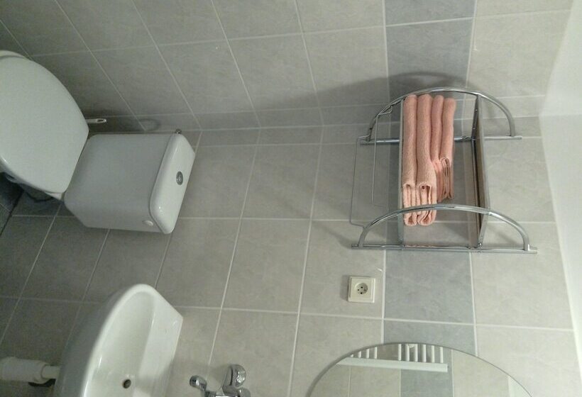 هتل Penzion A Restaurace Na Jízdárně