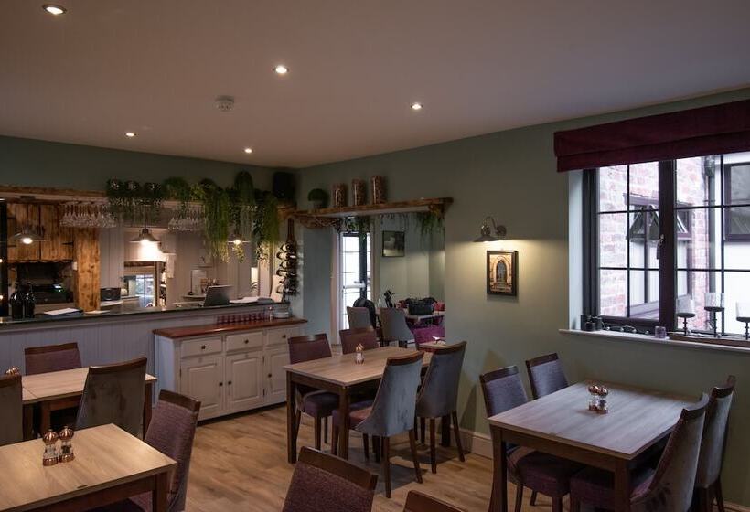 هتل The Royal George