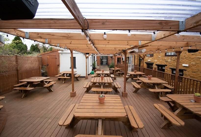 فندق The Royal George