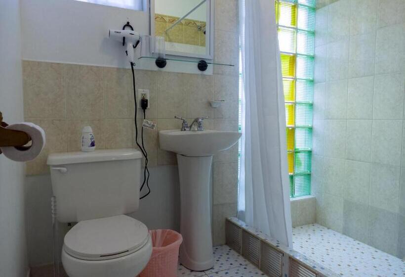 בית מלון כפרי Rumors Resort