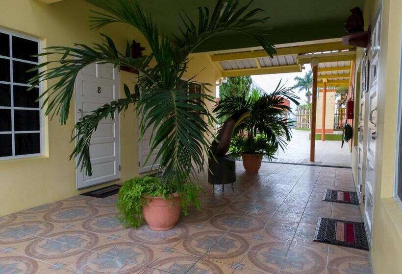 בית מלון כפרי Rumors Resort