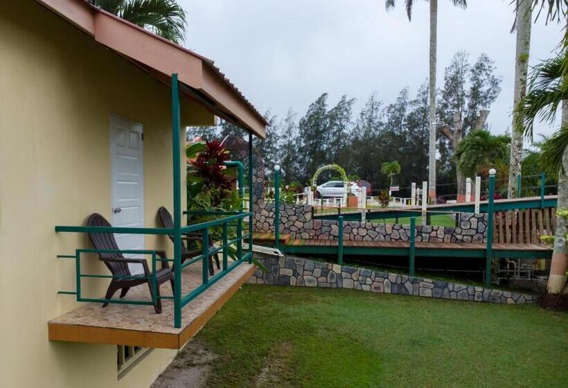 בית מלון כפרי Rumors Resort