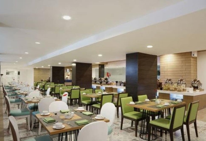 هتل Santika Kelapa Gading