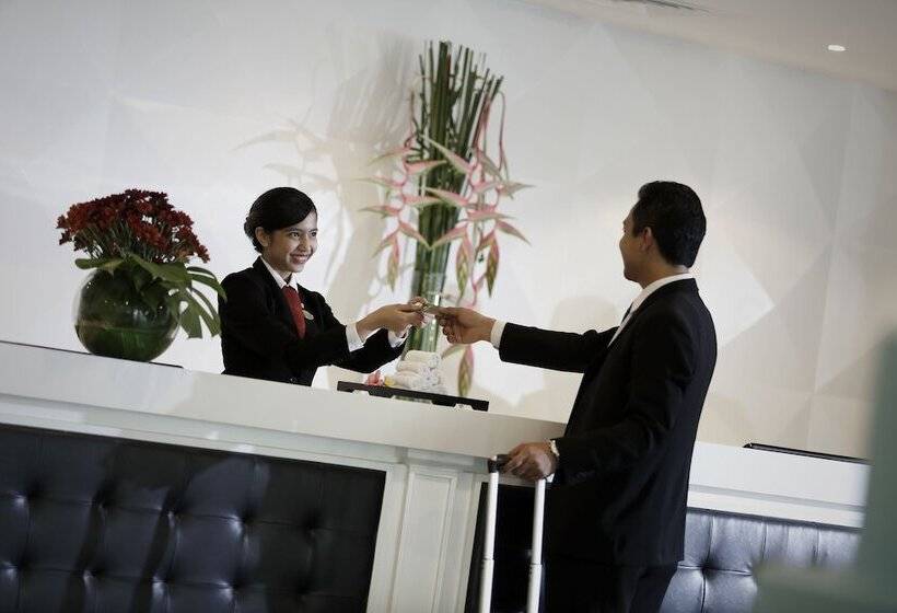 ホテル Santika Kelapa Gading