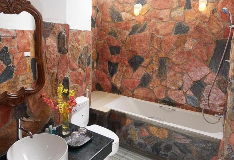 酒店 Sara Beachfront Boutique Resort