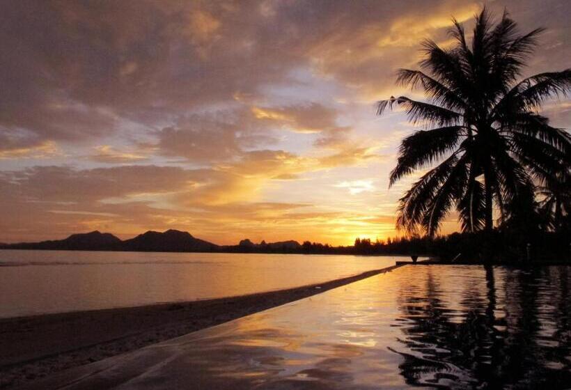 酒店 Sara Beachfront Boutique Resort