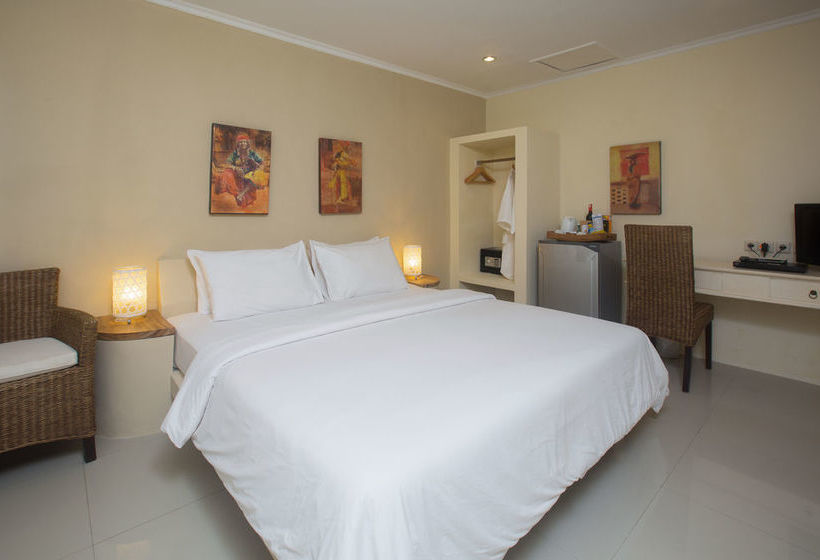 酒店 Scallywags Beach Club