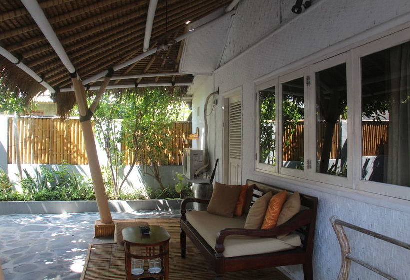 酒店 Scallywags Beach Club