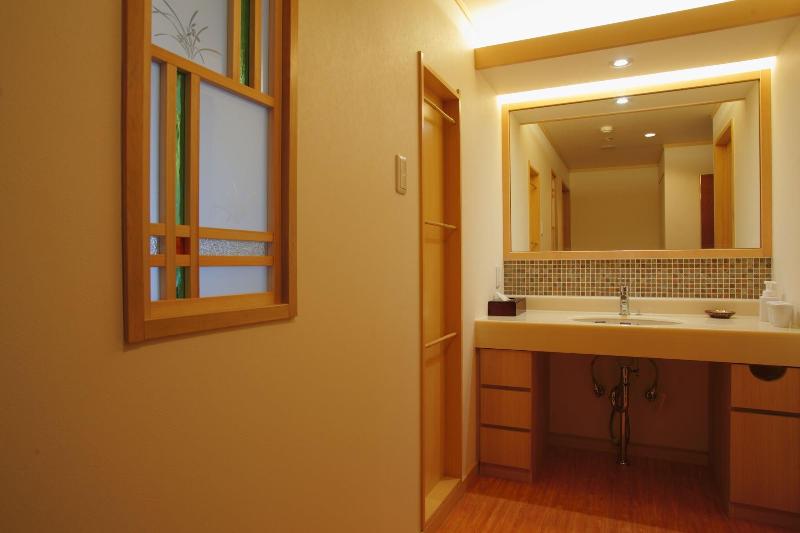 Отель Shibu Onsen Sakaeya