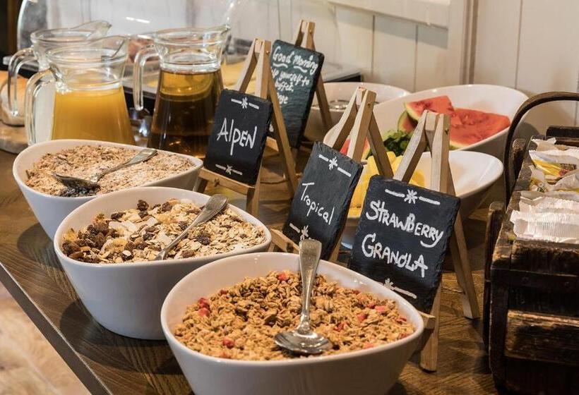 בית מלון כפרי The Crown Inn