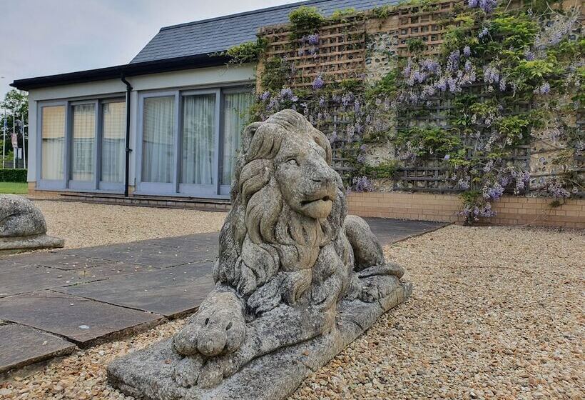 ホテル The Red Lion