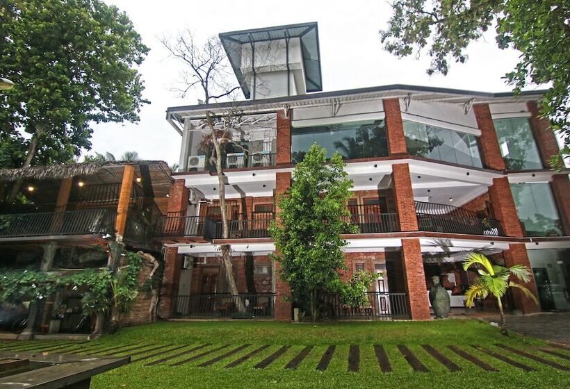 هتل Travelers Lodge By City Hub