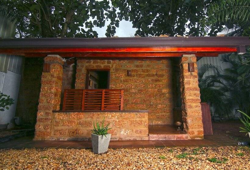 هتل Travelers Lodge By City Hub