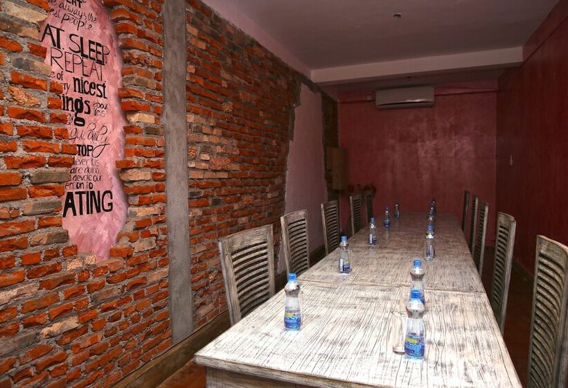 هتل Travelers Lodge By City Hub