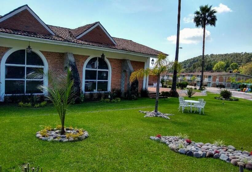 فندق Villa Monarca Inn