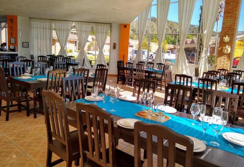 فندق Villa Monarca Inn