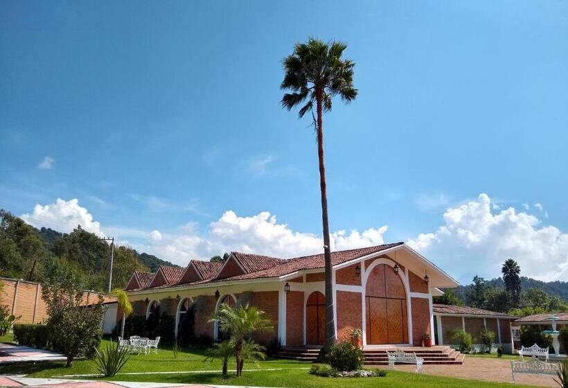 فندق Villa Monarca Inn