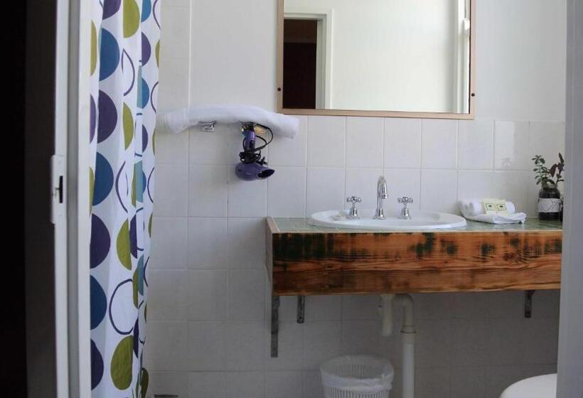 בית מלון כפרי Vine Valley Inn