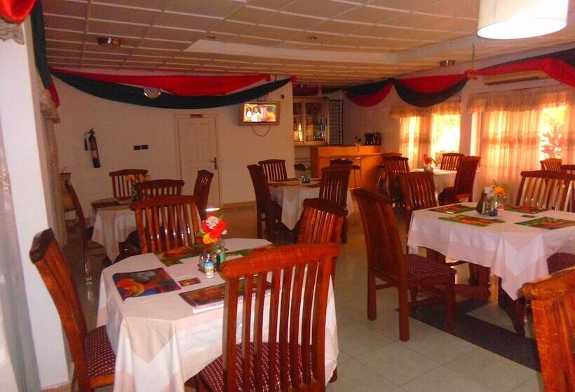 هتل Wadoma Royale