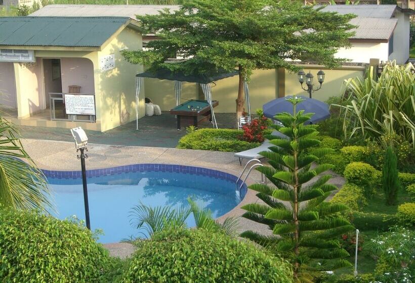 هتل Wadoma Royale