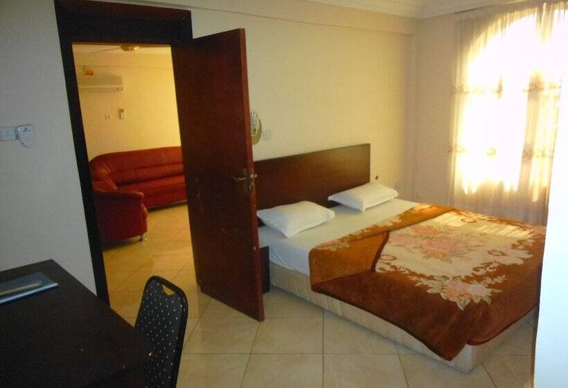 هتل Wadoma Royale