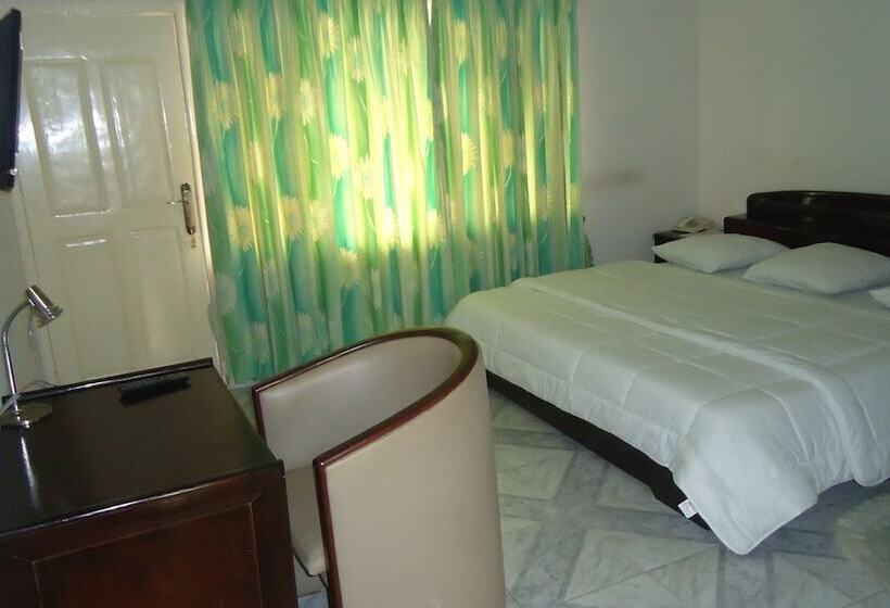 هتل Wadoma Royale