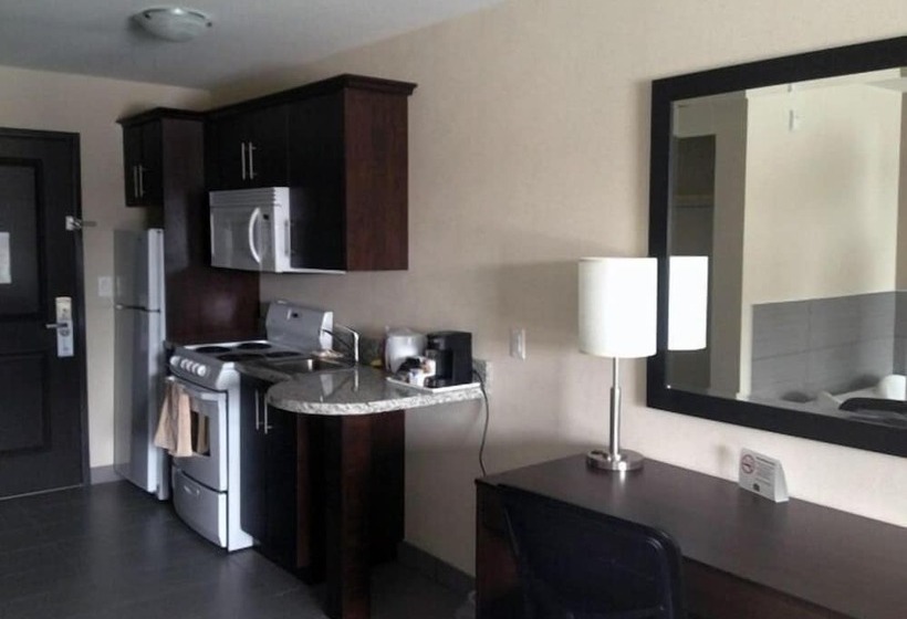 בית מלון כפרי Western Star Inn & Suites Esterhazy