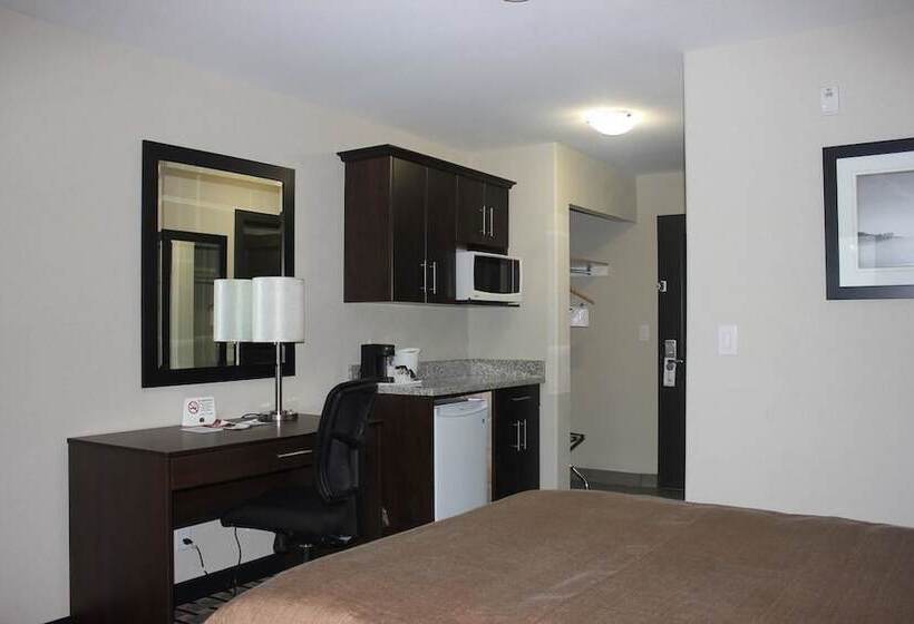 בית מלון כפרי Western Star Inn & Suites Esterhazy