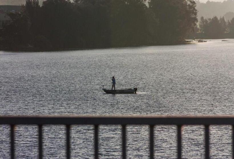 Moruya Waterfront Hotel Motel