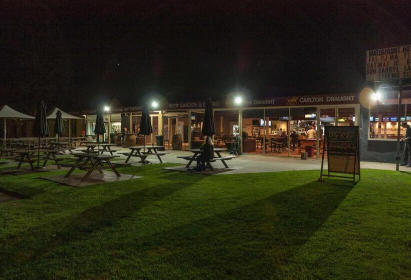 Moruya Waterfront Hotel Motel