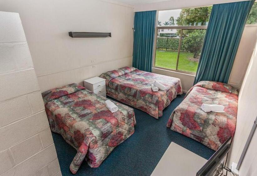 Moruya Waterfront Hotel Motel