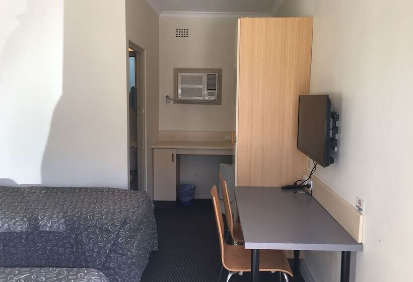 مُتل Westside Motor Inn