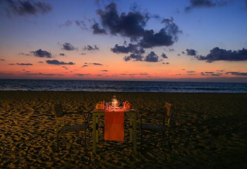 Pandanus Beach Resort & Spa