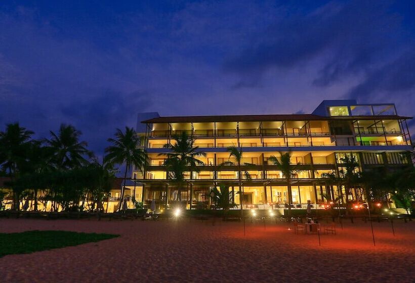 Pandanus Beach Resort & Spa