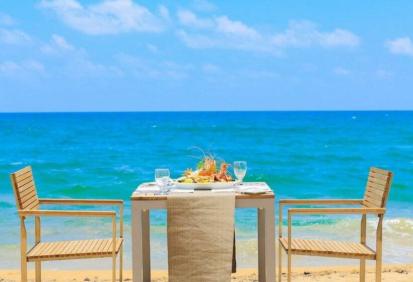 Pandanus Beach Resort & Spa