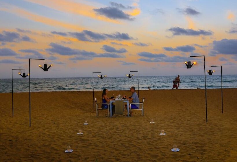 Pandanus Beach Resort & Spa